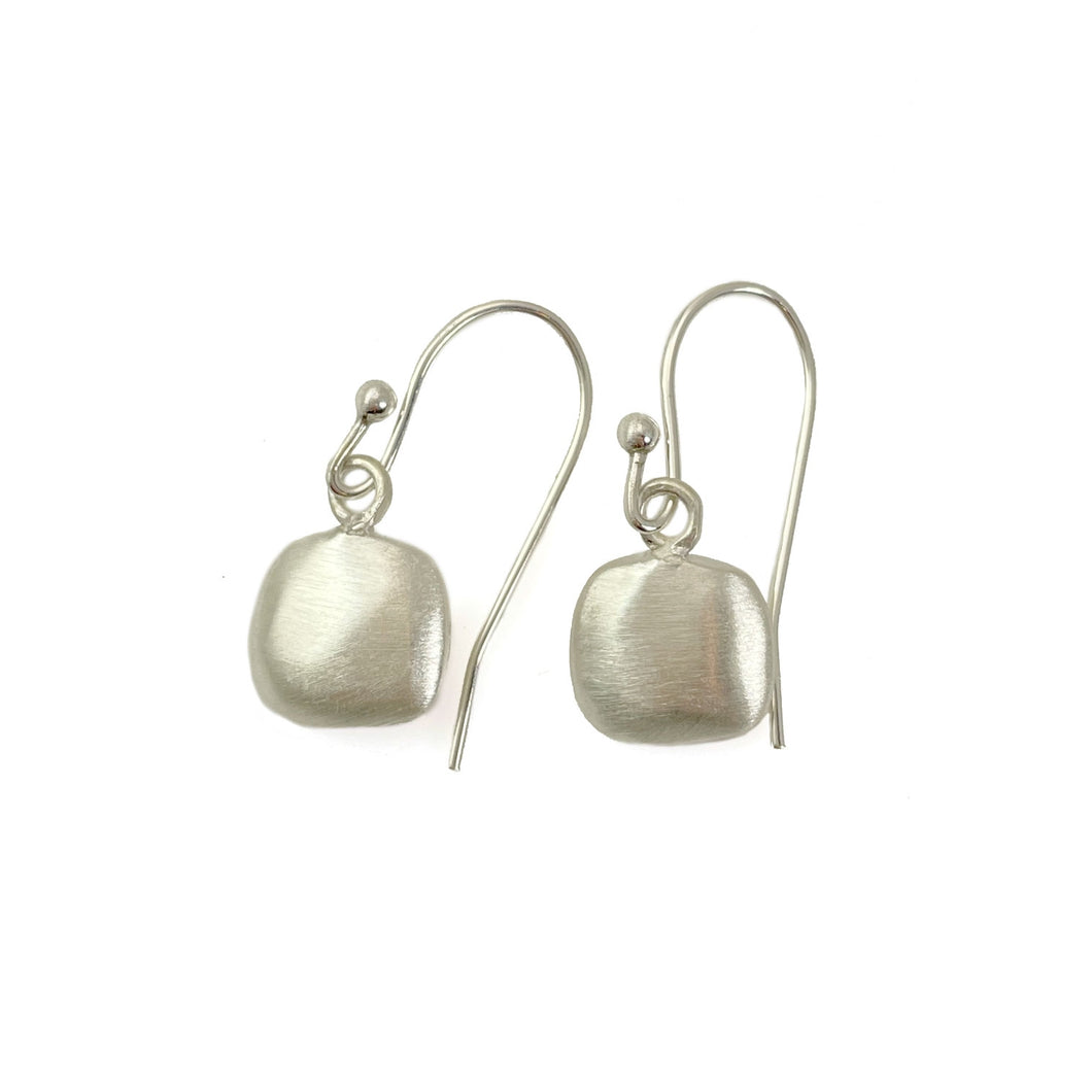 Philippa Roberts: Puffy Square Earrings Silver